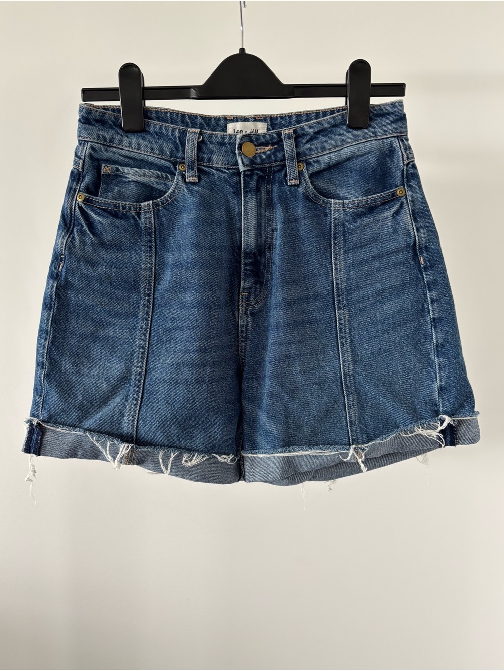 | Lee x H&M | High-Rise Frayed Rolled Hem Denim Shorts size 6